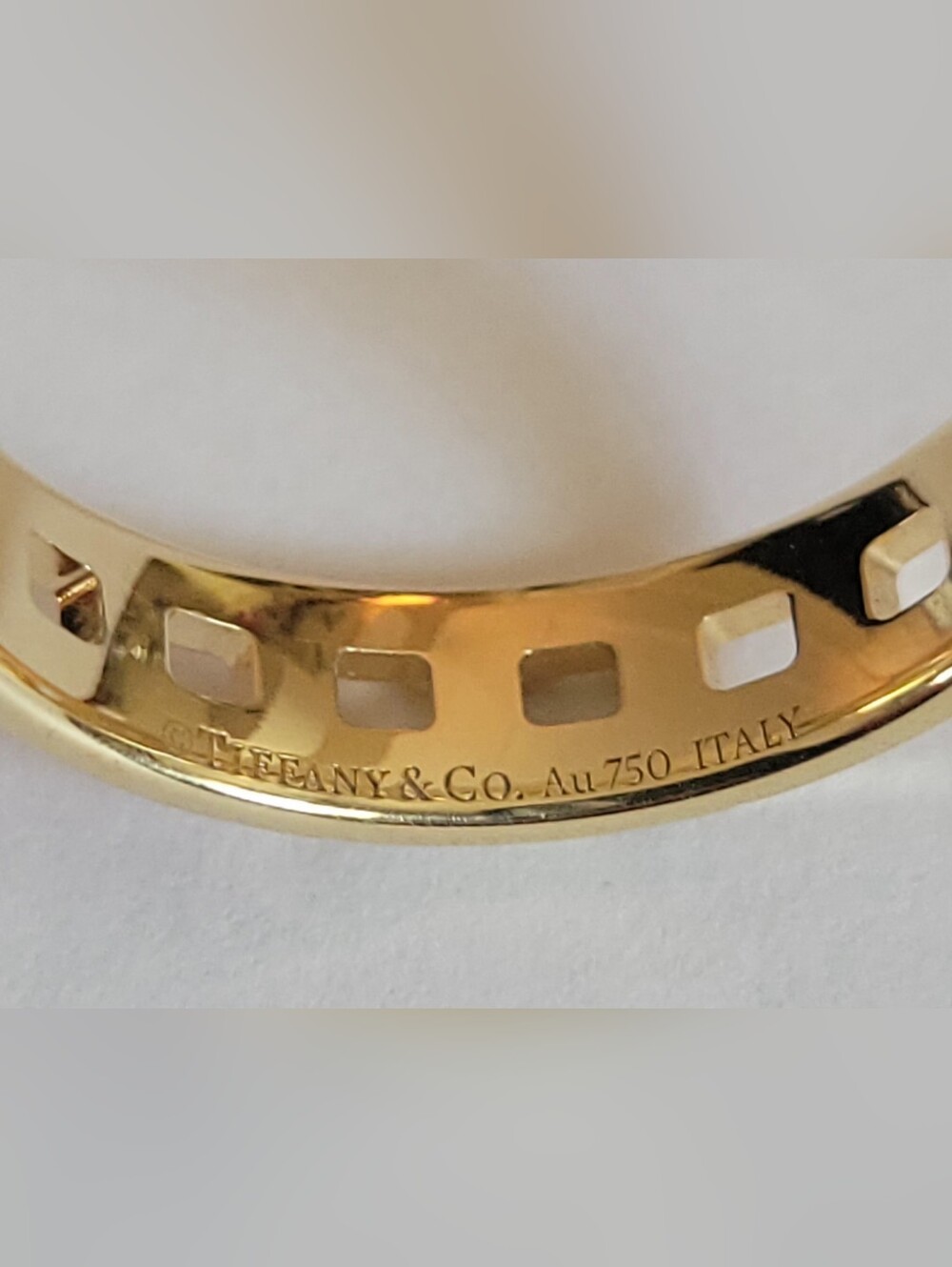 Genuine TIFFANY & Co. Solid 18k Gold T RING - Picture 9 of 13